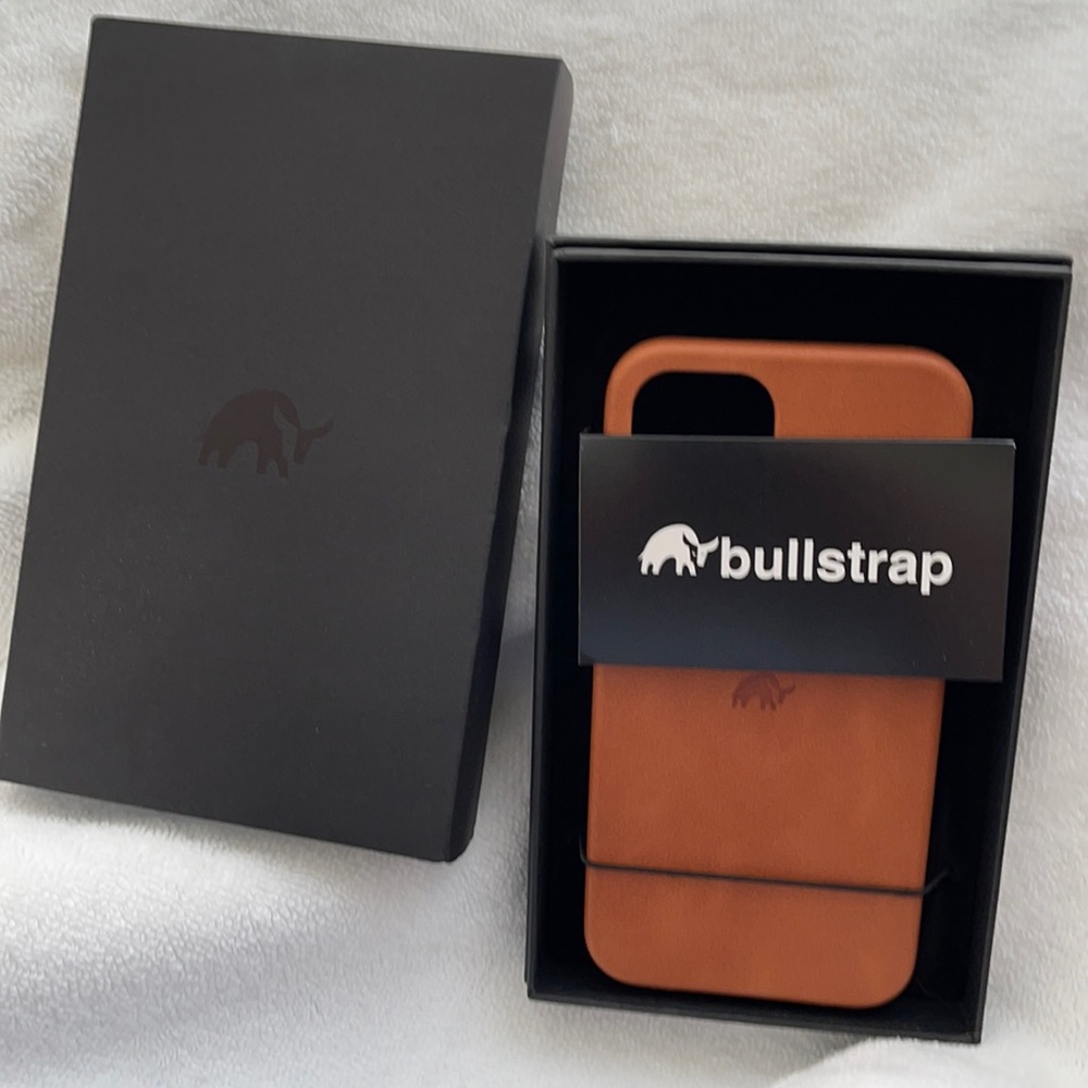 NIB Sienna Bullstrap leather iPhone 12 Pro case- Mag Safe